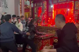 #元宵节传统民间习俗 #游神  传说中的“乩童神”上身🙏视频封面