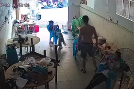 孩子不听话吧是真气人，看着被这么打吧也是真心疼，唉……视频封面