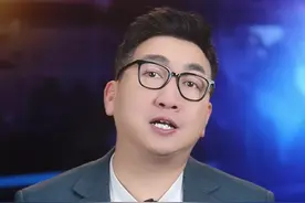 等我老了就买三个AI机器人，一个替我工作，一个扫地做饭，还有一个专门辅导孙子作业！#AI让课本上的人物“复活”了  #deepseek #人工智能视频封面