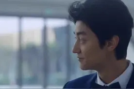 前有罗莎，后有莫经理。郑帅真是艳福不浅啊#前途无量 #王宥钧视频封面