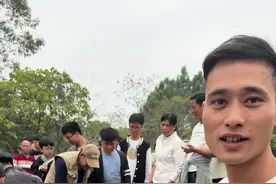 又到了华南f3一年一度的满山遍野寻太公之旅#三农 #田野里的清明 #拜山祭祖 #我的乡村生活视频封面