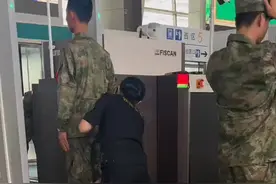 #最帅还是绿军装 #退伍不褪色 #致敬人民子弟兵视频封面