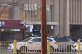 路牌颜色分绿色和蓝色，明白含义可以分辨方向！ 视频封面
