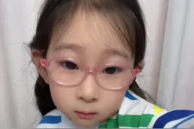 小可爱吃果冻 #萌宝小吃货 #零食分享 #果冻 #好吃到停不下来视频封面