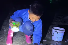 很多人好奇沙蟹汁到底是啥味？反正渔村人都离不开它。#记录我的农村生活 #大海的馈赠 #乡村振兴视频封面