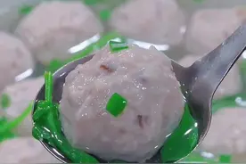 猪肉丸做法 猪肉丸做法，现在学会了这个瘦肉丸的做法，再也不用去外面买冰冻的丸子给孩子吃了#家常菜#瘦肉丸#美食视频封面