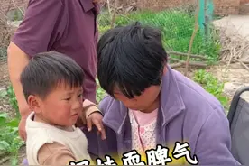 妮娃闹三行也闹，老表既无助又无奈！ #新农人计划2025 #抖音乡村生活家 #我的乡村生活 #农村生活 #记录真实农村生活视频封面