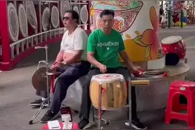 想学打锣鼓的赶紧来三元里机场路电车公交总站这里！ 视频封面