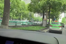 机器人迈克视频封面