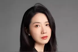 警方通报：37岁涉事男子被抓！#男子欲捂嘴拐走路边女孩 #新闻姐 @抖音短视频视频封面