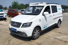 京#封闭小面，16年长安 欧诺s，1.5手动，前发动机4g15三菱机