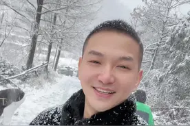 愿你笑容像花儿美丽，愿你生活都充满惊喜。#下雪了 #大雪纷飞时你会想起谁 #抖音热歌视频封面