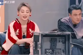 赵丽颖的伞撑了一个又一个的人#赵丽颖 #虎狼之路 #乔妍的心事视频封面