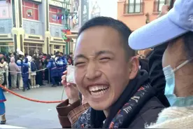 轩轩参加集体活动游玩北京环球影城，积极参与互动玩的很开心 #你好星星的孩子 #孤独症友好日视频封面
