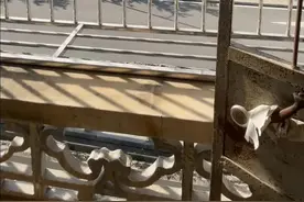 老破小改造之拆除 老破小旧改第一步-拆-拆-拆，丁丁框框拆了一个星期，今天终于拆除结束，把房子还原成了毛坯状态，原本局促的分散空间被我打破准备重塑，期待装修好的样子#装修 #装修日记vlog #改造 #老破小改造 #旧房改造视频封面