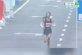 李芷萱一路领先破赛会记录夺冠 #跑步 #济南马拉松 #李芷萱视频封面