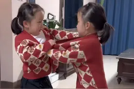 一个没心眼，讲话又特别搞笑的傻妮子#这操作也是没谁了😂😂 #三姐妹的日常视频封面
