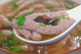 你知道早餐、夜宵排队都要吃的福鼎肉片是怎么做的吗，其实在家做一点也不难，今天就把方法分享给大家#抖音美食推荐官 #福鼎肉片 #抖音美食创作人视频封面