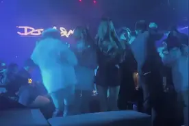 #创作灵感 #精选车载Dj《10首劲爆重低音》酒吧蹦迪嗨曲视频封面