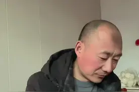 脑袋都磕痛了就给一块钱😂😂 #春节谁来都得拜年视频封面