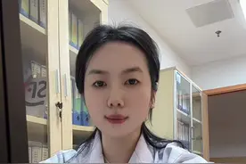 乳腺癌术后卵巢癌 #乳腺癌#卵巢囊肿 这个患者目前也没有做BRCA 基因检测，但是我总是觉得做了就不遗憾。对于年轻的乳腺癌患者，尤其是三阴性患者，后期复查的过程一定要注意卵巢的问题，另外要注意检查CA125，HE4，注意看他们变化的趋势。#病例分析 #医学科普 #硬核科普健康行动