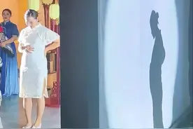 好感人的新娘出场 #中式婚礼新娘出场#婚礼创意#中式婚礼#中式主持人朱芷锋@DOU+小助手 @抖音短视频视频封面