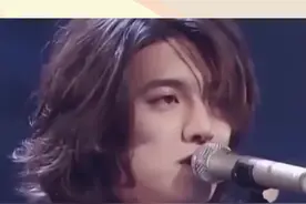 木村拓哉真的很爱工藤静香吧，再回顾一下演唱会上发布结婚宣言视频封面