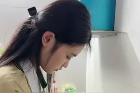 看看越南女孩上学前要做什么#越南女孩 #学生视频封面