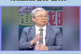 歼20和F22，谁强谁弱？视频封面