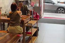 我就站在你面前，你看我有几分像从前。 #剧情#搞笑视频封面