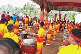 2025年清明海南吴贤秀公墓祭祖，儋州市吴氏打鼓队太震撼了视频封面