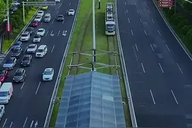 这里是中国南京，城建全国第七，华东第二，江苏一哥#我的城市由我拍 #南京旅游最全攻略  #总要来趟南京吧 #旅行推荐官 #地标建筑视频封面