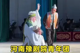 #河南豫剧院青年团 #演出现场视频  安阳殷都区铜冶镇东积善村十场大戏第六场《清风亭》 最后一场的一段唱“老婆子撞柱血飞贱” 表演：王二震 #青年戏曲传播者视频封面