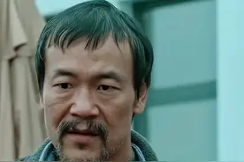 十九年的宿敌吴豫与张驰再次相见都已是白头，追捕间谍19载的吴豫最终还是牺牲了，人生能有几个十九年，他的牺牲让所有人意难平，致敬英雄#宿敌#廖凡#朱珠@抖音短视频视频封面