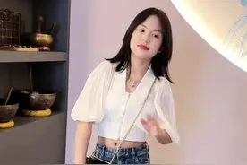 以后接女儿放学还是得注意自己的穿着打扮，#搞笑 #漏风的小棉袄视频封面