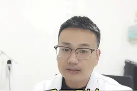 青春期千万不要发胖，影响正常发育！ #医疗健康创作训练营 #青春期肥胖 #男生女性化 #女生男性化视频封面