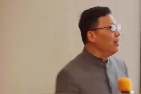 一只鹤落到一群鸡中间，最后会发生什么？看完你就明白了！#涨知识 #职场