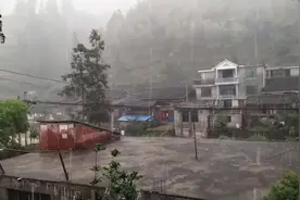 听听冰雹的声音，下的有点猛#贵州多地突降冰雹 #狂风暴雨来袭视频封面