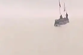 龙舟队为参赛逆水行舟30公里，风雨之中逆流而上！网友：诠释了中华民族钢铁般的意志！视频封面