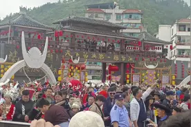 台江姊妹节盛装万人游行！真的是人潮涌动！人山人海视频封面