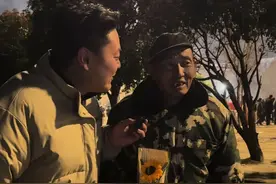 带四河大爷一起去跨个年，沾沾年气，四河看到美女那么多，非要让买花给美女送过去…#热门 #社会百态 #正能量 #四河大爷视频封面