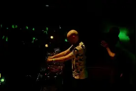 Train经典DJ慢摇嗨曲，火车嘶吼劲爆重低音dj视频封面