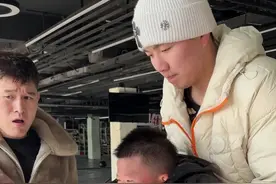 以前靠哄，现在靠吼加哄。以前做个温柔的妈妈，现在是刚柔并济…慈祥的父亲，对还孩子都严厉#鹿智博视频封面