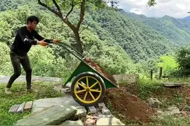 从我家去村上面差二三百米，差不多大部分已经把路挖好了，现在就是堡坎哪里了#记录我的农村生活 #原创视频 #抖音记录农村生活 #抖音记录农村生活真实故事 #回村的生活视频封面