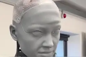 当AI仿生机器人第一次苏醒睁眼看到这个世界的反应#人形机器人 #人工智能视频封面