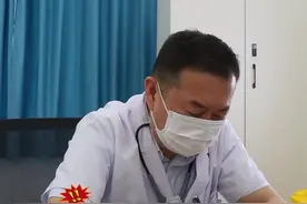 孩子反复生病发烧，肺热竟能引起多种症状！#医学科普仅供参考如有不适请线下就医 #医学科普 #医疗小常识 #日常生活小常识 #一分钟干货教学视频封面