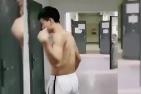 盘点当代大学生现状，大学生精神风貌之清澈眼神种透露着愚笨视频封面