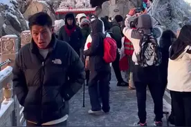 老君山景区主干道和游览线路已基本贯通，达到安全开放条件，将于2025年1月27日恢复开园。衷心感谢您对老君山景区的理解与支持。每周雪后游览请佩戴冰爪，做好防寒保暖措施，小心慢行！#老君山 #老君山雪景视频封面