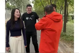天津港14年销售帮粉丝代采第37集，到底是买车送人还是搞对象送车？兄弟们，小黑着急了，车也着急，人更着急！#丢哥说车#丢哥带你逛天津港#定金发全国#出发吧伟大的车友啊#红杉TRDPRO视频封面