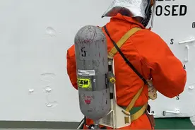 油船消防演习，评论区每人说出一个演习不到位缺点，下次我们改进 #航海 #船舶  #涨知识啦 #消防 #消防员视频封面
